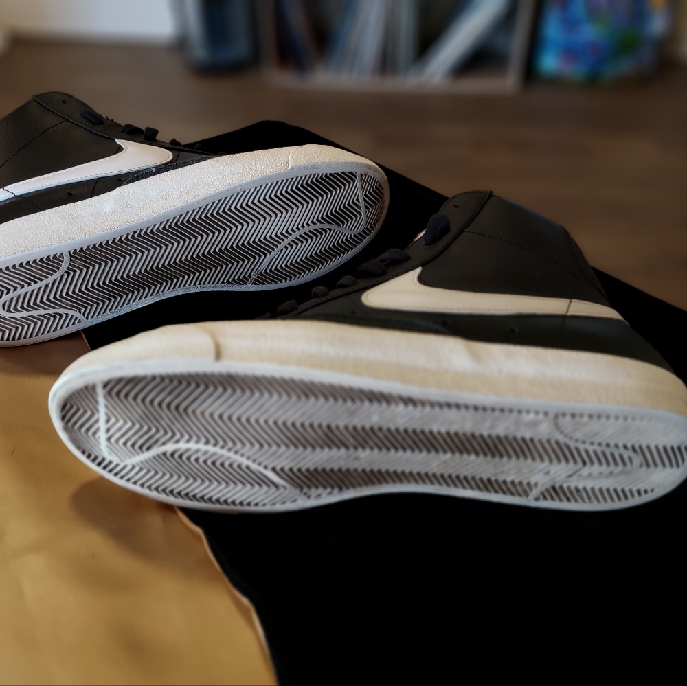 Nike 10.5 Men's 🏀🏀 - EUC - NO BOX shoes only, in very good condition! - Picture 10 of 14